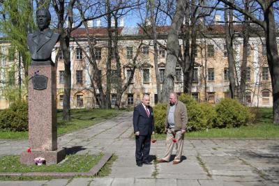 ���� � � ������ � ������ ������